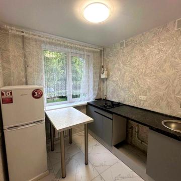 Продам простору 2-кімнатну квартиру на Камʼянецькій ID 0828