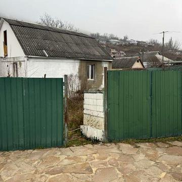 Продаж будинку  з земельною ділянкою