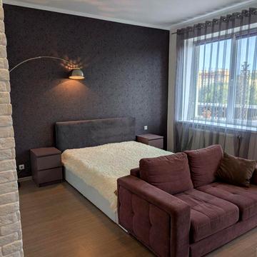 Здам простору квартиру студію з власною терасою