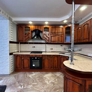 Велика 2к квартира в центрі по вул.Коновальця