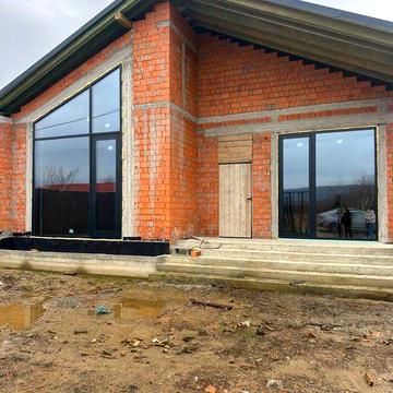 Продається просторий будинок