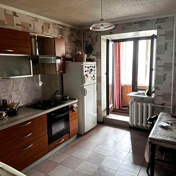 Продаж 1 кімнатна квартира на Драгоманова Позняки вторичка