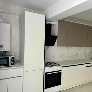 От хозяина!Сдам  1- ю квартиру 55м в новом красивом ЖК Via Roma! Газ!