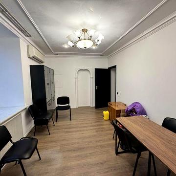 Продаж квартири вул. Грушевського 34/1