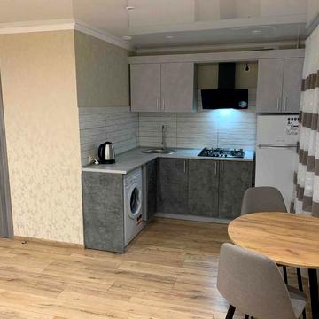 Богдана Хмельницького просп. (Героїв Сталінграда), 3