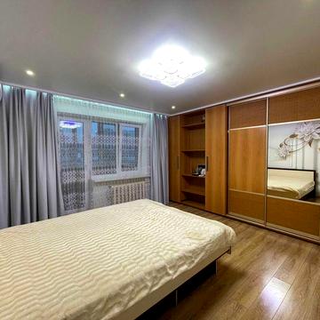 З ремонтом та меблями 4 кімнатна квартира /80 кв.м/Київ/м.Житомирська