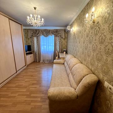 Воскресенська вул., 18-Б