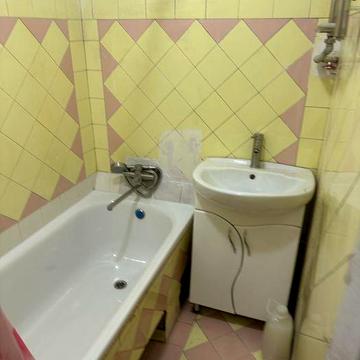 Маленька 3к Квартира. Південно- Захід. Меблі, техніка.