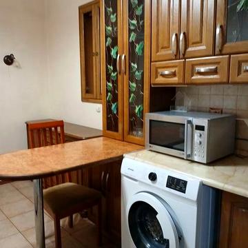 Центр! Оренда хорошої 2 кім.квартири  район  в.Липинського.