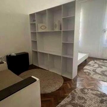 Власник!Здам однокімнатну квартиру в центрі міста,біля ЧНУ!!