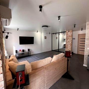 Власник.Здам квартиру студію в новобудові пр.Свободи 3й поверх