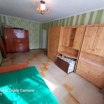 Здам 3х поряд з центром, берем військових