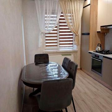 Двохкімнатна у Зелений масив .Перше поселеня  Власник