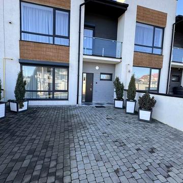 ПРОДАЖ котеджу з ремонтом в с.Зубра (поруч Сихова)