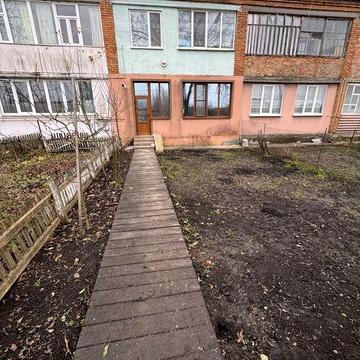 Продам трохкімнатну квартиру в центрі