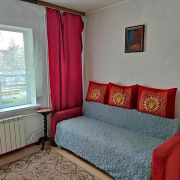 Червоної Калини просп. (Володимира Маяковського), 77