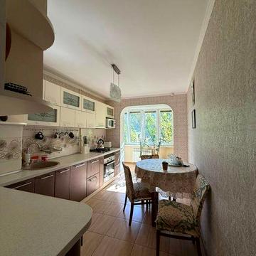 Сдаю 3 х комниквартиру ул Балковская141( Фоззи)