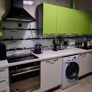 Миколи Василенка вул., 1