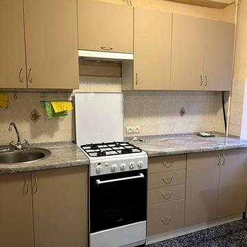 Сдам квартиру біля метро Голосіївська