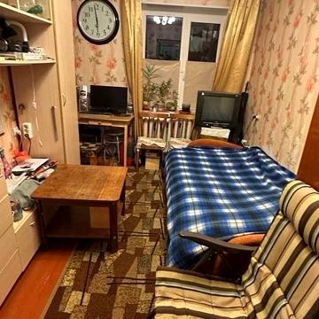 Продаю 2кім квартиру 3/9 м Берестейська