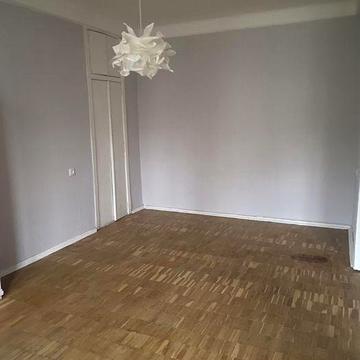 Дорогожичі біля метро власник