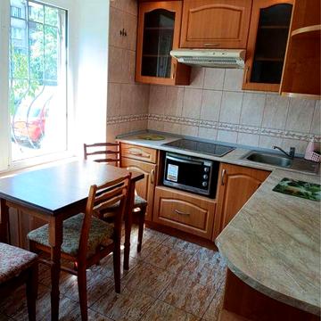 Продаж 2к квартири по вул Пирогівський шлях 44, Голосіївський район