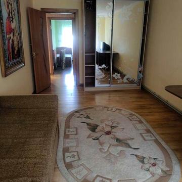 Здається 2кімнатна квартира .Центр