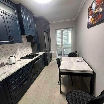 Оренда 2 км квартири в новобудові біля центру