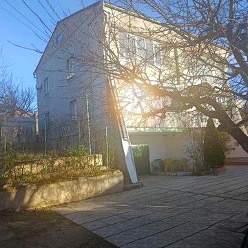 Продам 4х кімнатну 2рівневу квартиру в двоквартирному будинку