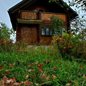 Дом с красивыми пейзажем