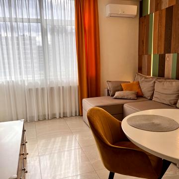 Європейського Союзу просп. (Правди), 43