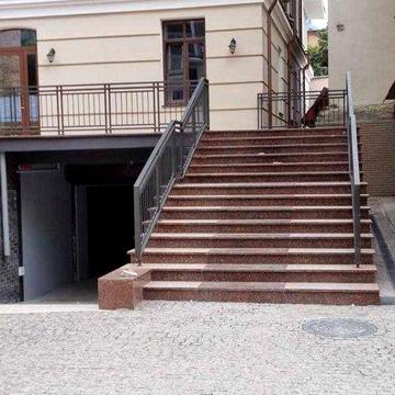 Продам 3 комнатную красивую  квартиру в новом элитном доме Центр