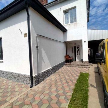 Продається великий будинок, напівособняк, Снятин