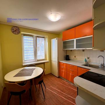 Набережна Перемоги вул., 124