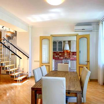 Євгена Чикаленка вул. (Пушкінська), 1-3/5