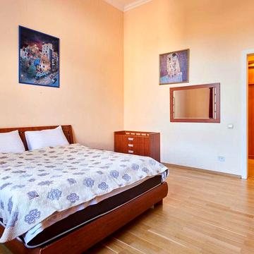 Довготривало роздільна 2 кімнатна  , Хрещатик, центр