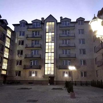 Інститутська вул., 52