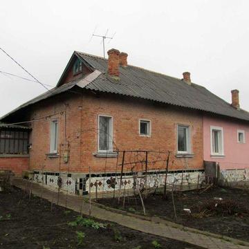 Продам пів будинку з окремим входом по Новопразькому шосе р-н Перемоги