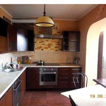 Здам без комісії біля метро Теремки 4-кімнатну.