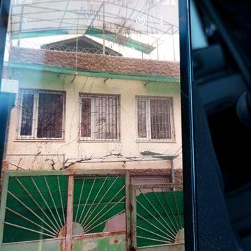 Дача все удобства во дворе,есть свет вода в колодце.Первий этаж полупо