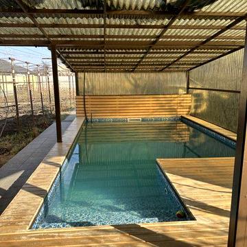 Продається чудовий будинок з басейном