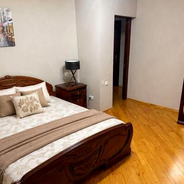 Оренда танхаус біля лісу та метро