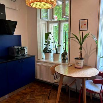 Затишна вул., 6