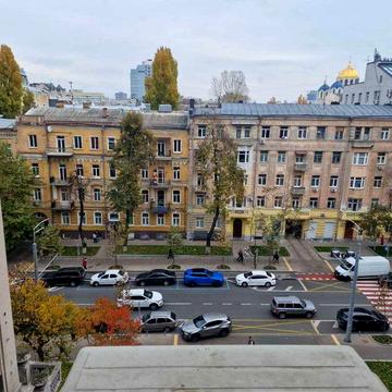 Оренда квартири без меблів (можливо під офіс) м.Університет