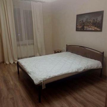 Свободна 1 ком . на Таирова . Новострой