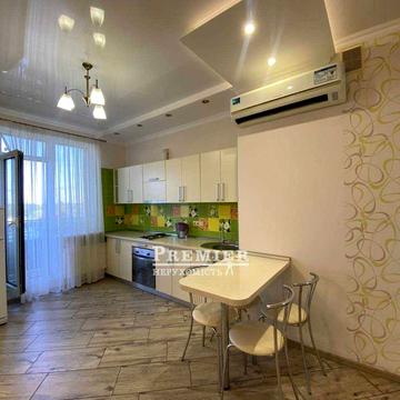 1-кімнатна квартира з ремонтом у новому будинку на Таїрова