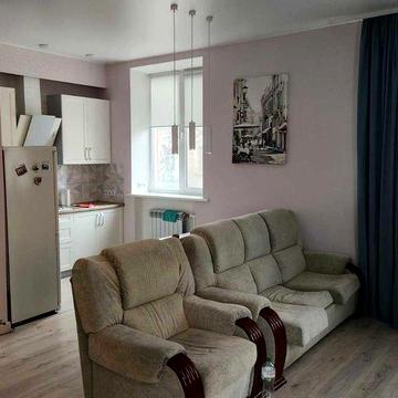 Оренда 2-кімнатної квартири (студія) з ремонтом 2 поверх Центр