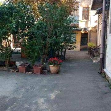 Продам компактну 1-кімнатну квартиру біля Нового ринку!вул. Ніжинська