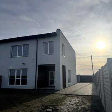 Продам котедж підготовлений під ремонт Рівне