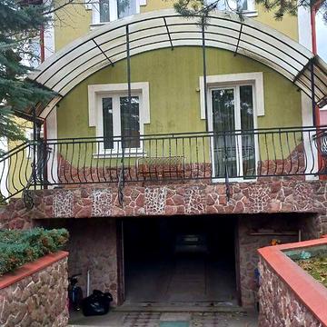 Продаж 9к Дім Соснова вулиця